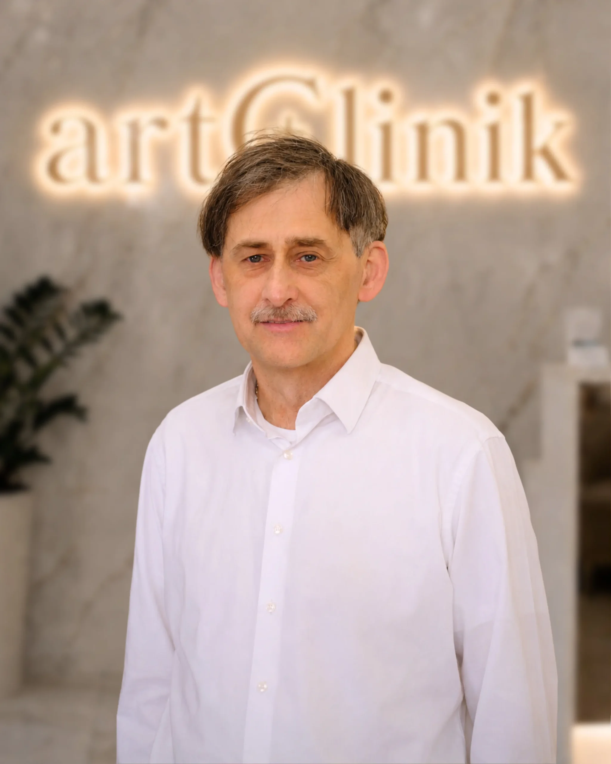 Specjaliści 3 dr n. med. Robert Muszyński, ArtClinik