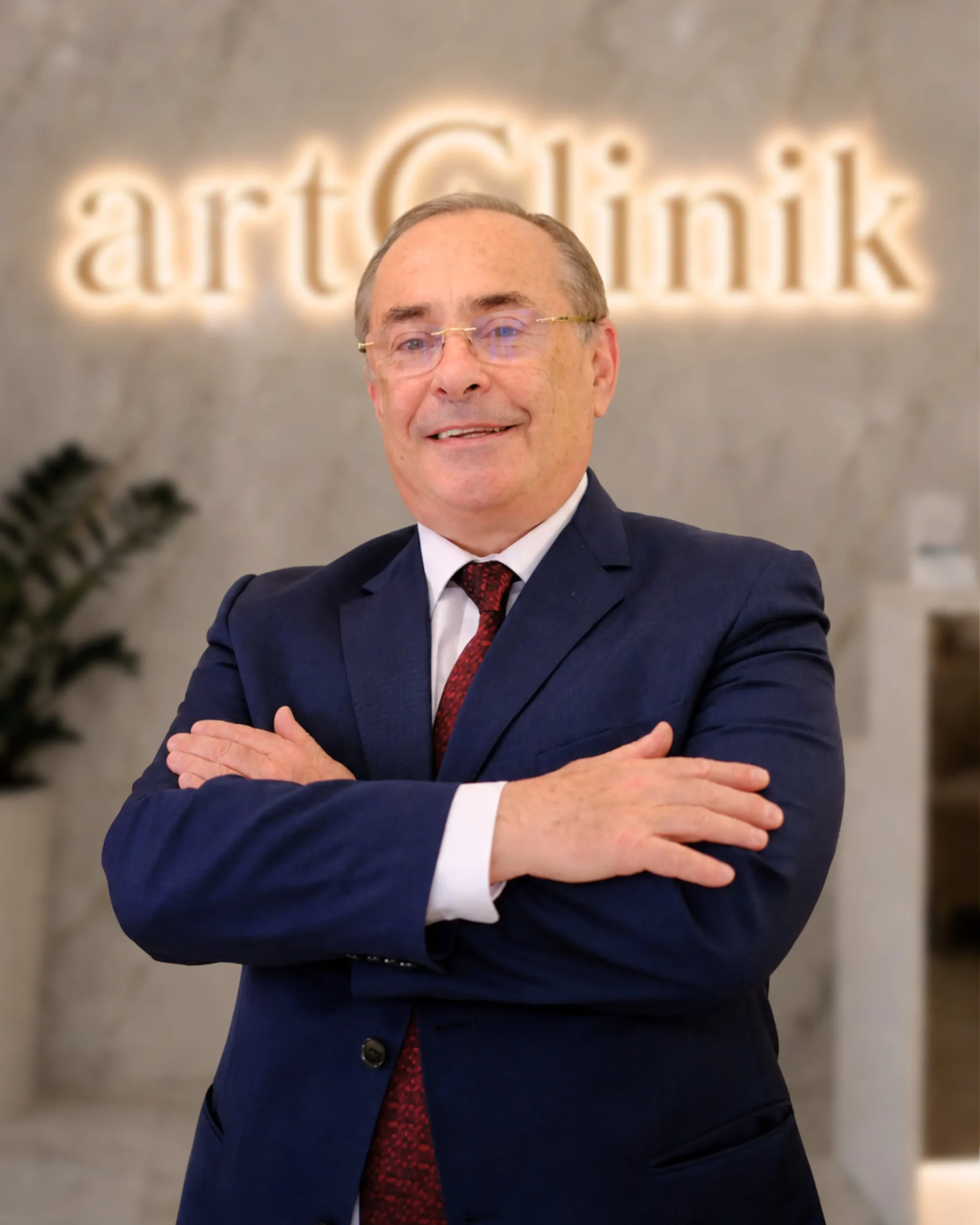 Specjaliści 12 prof. dr hab. n. med. Piotr Odrowąż-Pieniążek, ArtClinik
